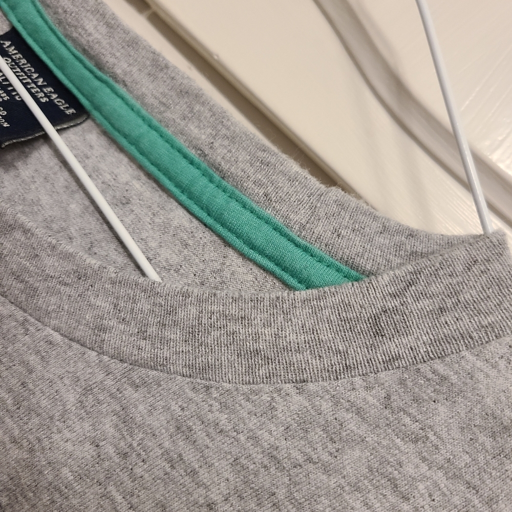 Armed & Dangerous American Eagle Outfitters T-Shirt - Picture 6 of 7